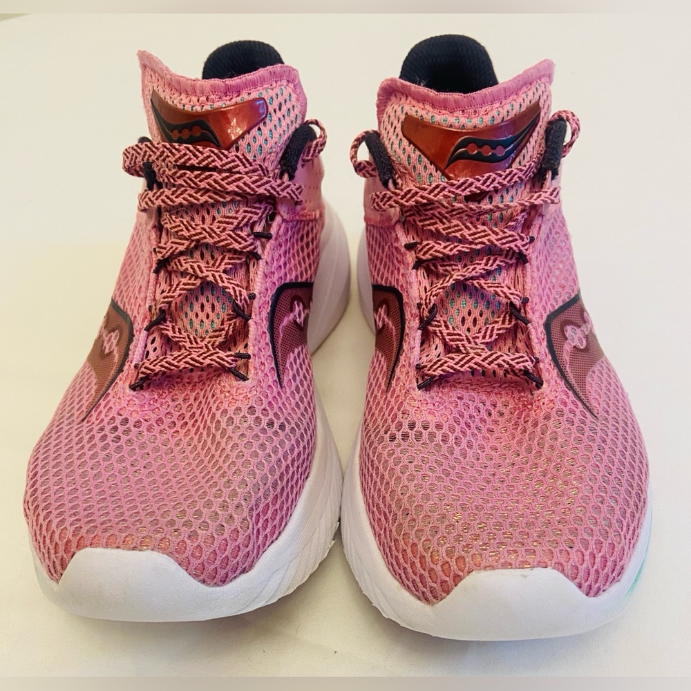 Saucony Kinvara 14 Running Shoes | Women’s Size 8 | Shimmer Pink Aqua